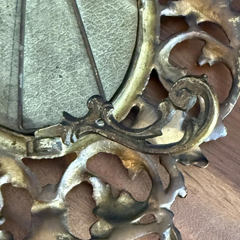 Vintage‎ Ornate Brass Picture Frame Baroque Rococo Easel Vanity Frame 5x7